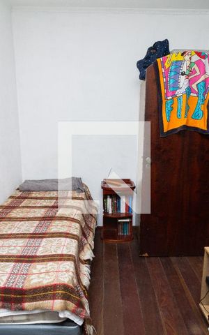 Casa à venda com 300m², 5 quartos e 3 vagas Casa à venda com 300m², 5 quartos e 3 vagasQuarto 2
