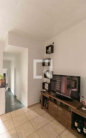Casa à venda com 360m², 3 quartos e 4 vagas Casa à venda com 360m², 3 quartos e 4 vagasSala