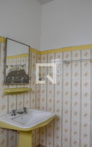 Casa à venda com 280m², 3 quartos e 2 vagas Casa à venda com 280m², 3 quartos e 2 vagasBanheiro
