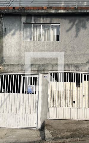 Casa para alugar com 80m², 2 quartos e 1 vaga Casa para alugar com 80m², 2 quartos e 1 vagaFachada