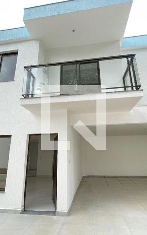 Casa à venda com 165m², 3 quartos e 2 vagasFachada