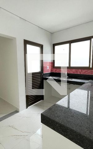 Casa à venda com 165m², 3 quartos e 2 vagasCozinha
