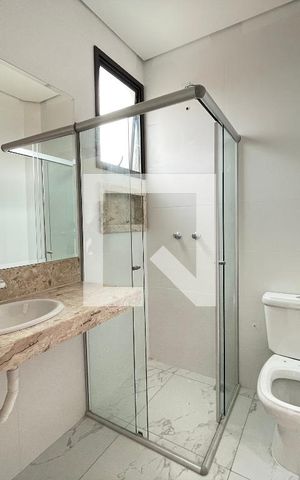Casa à venda com 165m², 3 quartos e 2 vagasBanheiro
