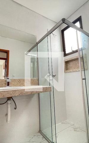 Casa à venda com 165m², 3 quartos e 2 vagasBanheiro