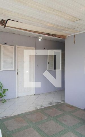 Casa à venda com 120m², 2 quartos e 2 vagas Casa à venda com 120m², 2 quartos e 2 vagasFachada