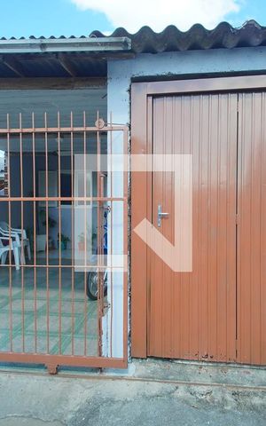 Casa à venda com 120m², 2 quartos e 2 vagas Casa à venda com 120m², 2 quartos e 2 vagasFachada