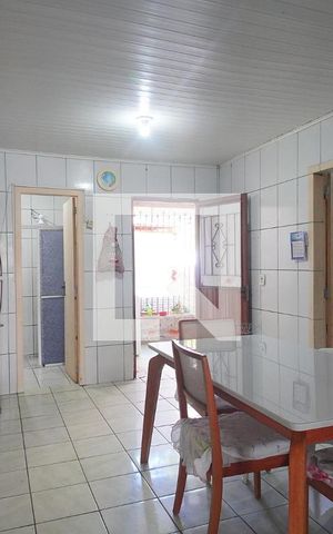 Casa à venda com 120m², 2 quartos e 2 vagas Casa à venda com 120m², 2 quartos e 2 vagasCozinha
