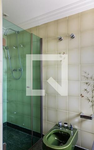 Apartamento à venda com 240m², 4 quartos e 4 vagasBanheiro da Suíte 3