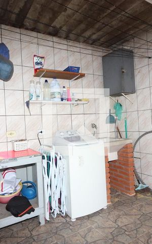 Casa à venda com 330m², 4 quartos e 6 vagasLavanderia Casa 2