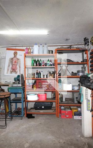 Casa à venda com 330m², 4 quartos e 6 vagasOficina