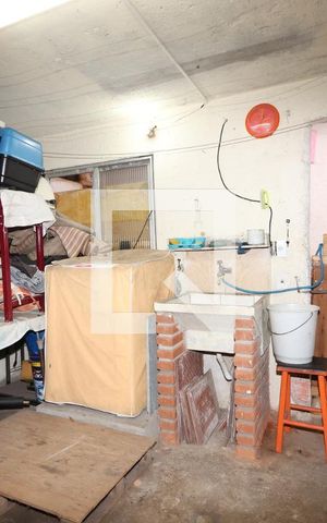 Casa à venda com 330m², 4 quartos e 6 vagasLavanderia Casa 1