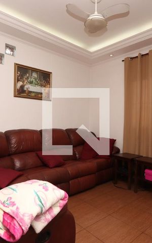 Casa à venda com 330m², 4 quartos e 6 vagasSala Casa 2