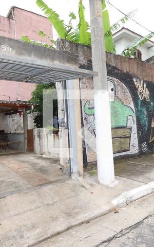 Casa à venda com 330m², 4 quartos e 6 vagas Entrada dos Fundos