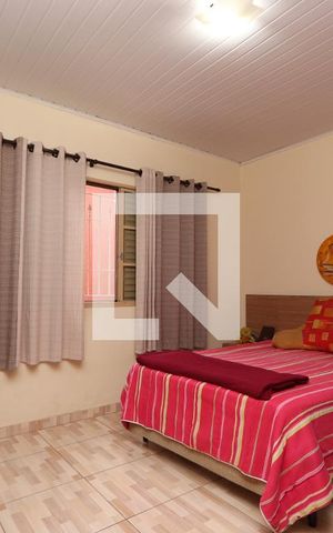 Casa à venda com 330m², 4 quartos e 6 vagasQuarto 1 Casa 1