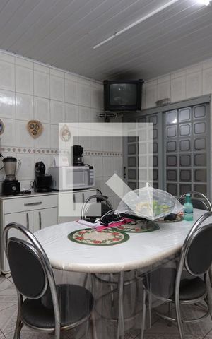 Casa à venda com 330m², 4 quartos e 6 vagasCozinha Casa 1