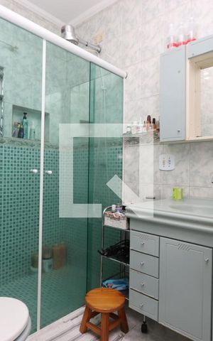 Casa à venda com 330m², 4 quartos e 6 vagasBanheiro da Suíte