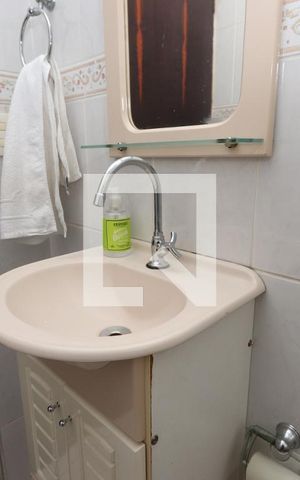 Casa à venda com 330m², 4 quartos e 6 vagasBanheiro Casa 2
