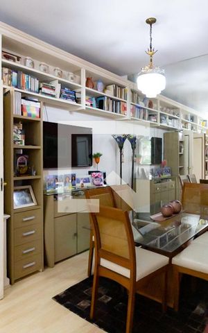 Apartamento à venda com 132m², 3 quartos e 1 vaga Apartamento à venda com 132m², 3 quartos e 1 vagaSala