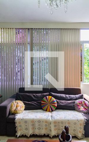 Apartamento à venda com 132m², 3 quartos e 1 vaga Apartamento à venda com 132m², 3 quartos e 1 vagaSala