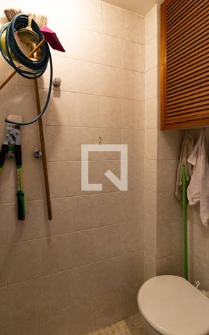 Apartamento à venda com 132m², 3 quartos e 1 vaga Apartamento à venda com 132m², 3 quartos e 1 vagaBanheiro de serviço