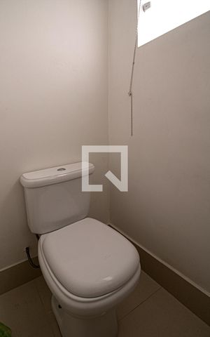 Casa à venda com 225m², 4 quartos e 6 vagas Casa à venda com 225m², 4 quartos e 6 vagasLavabo