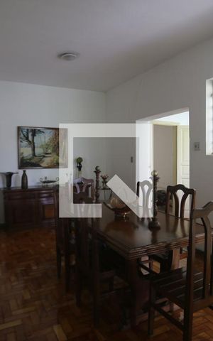 Casa à venda com 240m², 4 quartos e 1 vagaSala
