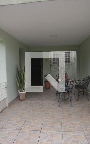 Casa à venda com 240m², 4 quartos e 1 vagaquintal