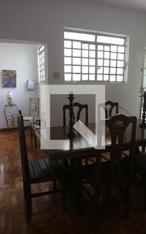 Casa à venda com 240m², 4 quartos e 1 vagaSala