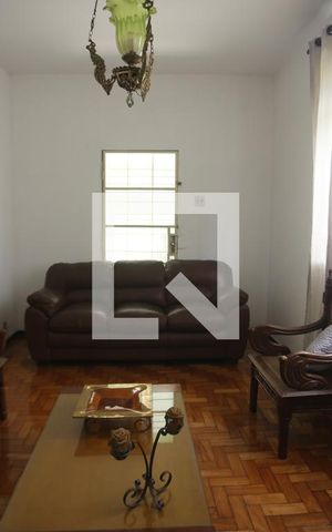 Casa à venda com 240m², 4 quartos e 1 vagaSala