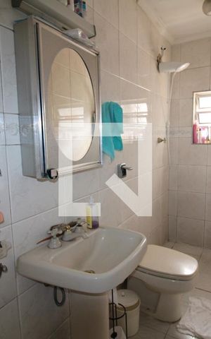 Casa à venda com 173m², 2 quartos e 2 vagasBanheiro