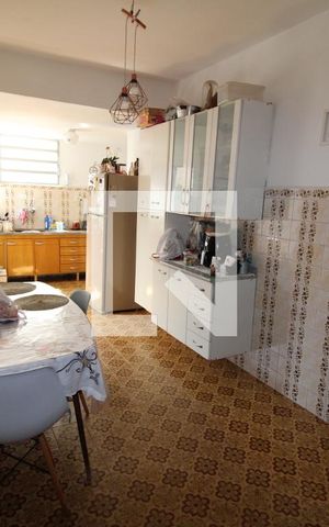 Casa à venda com 173m², 2 quartos e 2 vagasCozinha