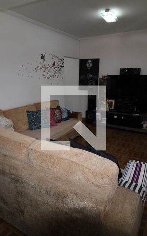 Casa à venda com 173m², 2 quartos e 2 vagasSala