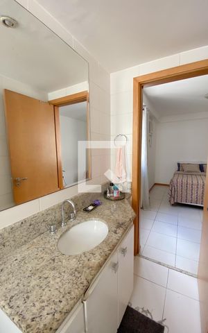 Apartamento à venda com 78m², 3 quartos e 1 vaga Apartamento à venda com 78m², 3 quartos e 1 vagaBanheiro da Suíte