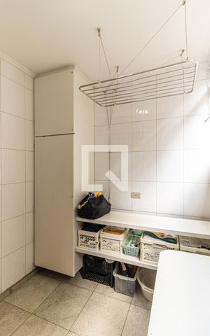 Apartamento à venda com 198m², 3 quartos e 1 vagaÁrea de Serviço