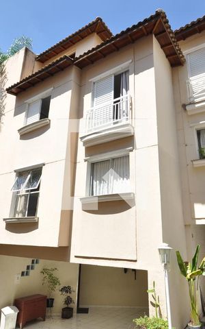 Casa de condomínio à venda com 117m², 2 quartos e 2 vagasFachada