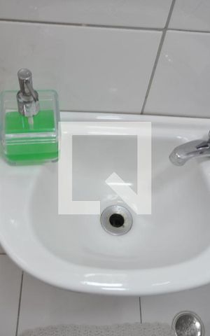 Casa de condomínio à venda com 117m², 2 quartos e 2 vagasLavabo