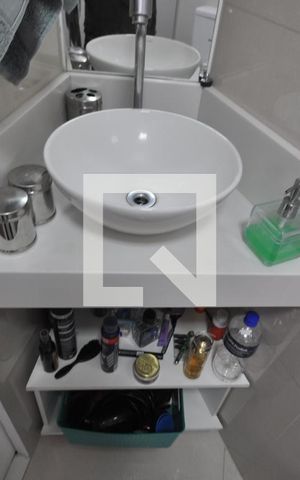 Casa de condomínio à venda com 117m², 2 quartos e 2 vagasBanheiro