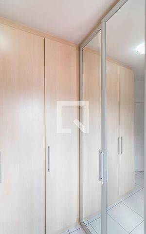 Casa de condomínio à venda com 100m², 2 quartos e 2 vagas Casa de condomínio à venda com 100m², 2 quartos e 2 vagasCloset da Suite