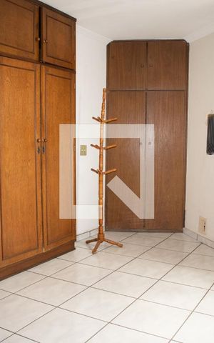 Casa à venda com 354m², 6 quartos e 2 vagasQuarto 6