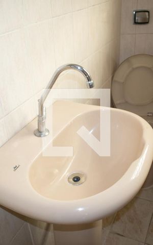 Casa à venda com 354m², 6 quartos e 2 vagasBanheiro 3