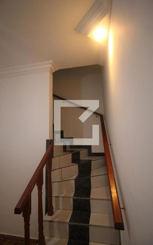 Casa para alugar com 150m², 2 quartos e 1 vagaEscada