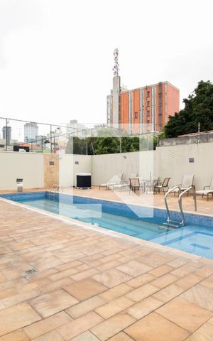 Apartamento à venda com 80m², 3 quartos e 2 vagas Apartamento à venda com 80m², 3 quartos e 2 vagasÁrea comum - Piscina