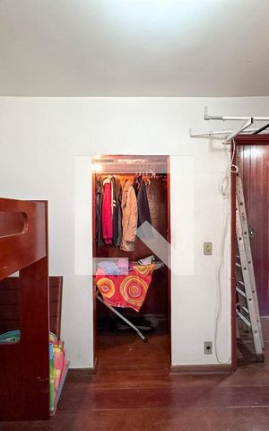 Casa à venda com 221m², 3 quartos e 3 vagasQuarto 2