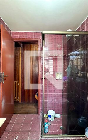 Casa à venda com 221m², 3 quartos e 3 vagasBanheiro Social