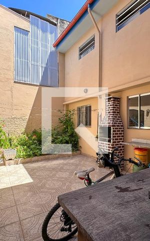 Casa à venda com 221m², 3 quartos e 3 vagasQuintal