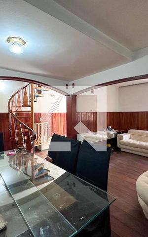 Casa à venda com 221m², 3 quartos e 3 vagasSala