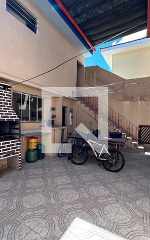 Casa à venda com 221m², 3 quartos e 3 vagasQuintal