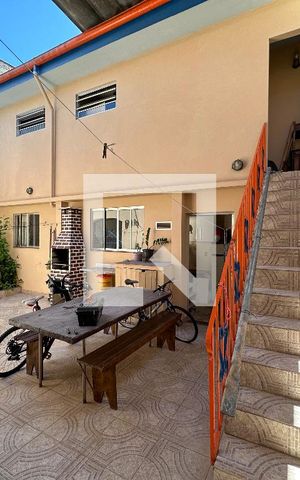 Casa à venda com 221m², 3 quartos e 3 vagasQuintal