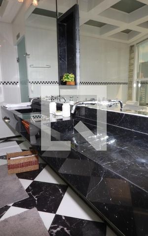 Apartamento à venda com 250m², 4 quartos e 3 vagasSuíte Master - Sala de Banho
