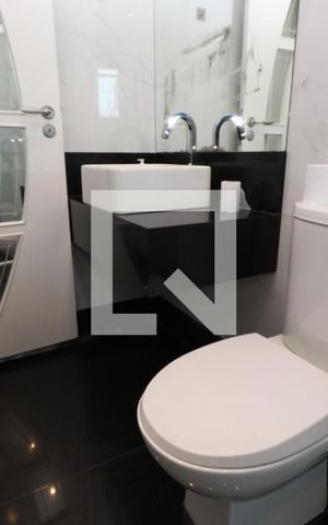 Apartamento à venda com 250m², 4 quartos e 3 vagasBanheiro do Salão de Festas